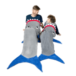 שמיכת כריש לבישה זוהרת בחושך לכל המשפחה – Blankie Tails